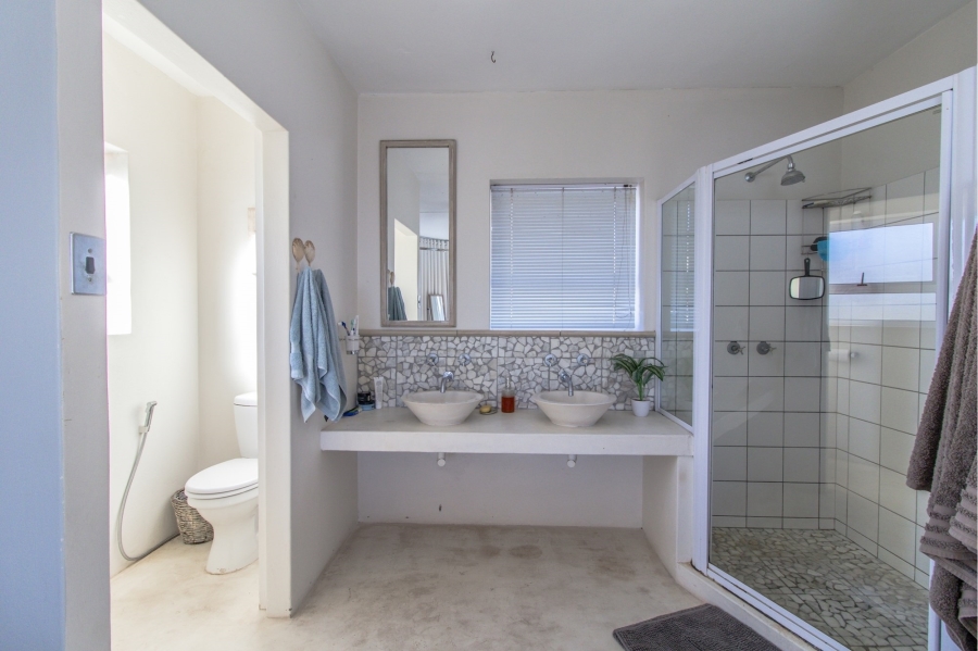 5 Bedroom Property for Sale in Calypso Beach Western Cape